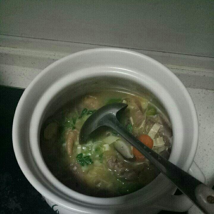 【黄焖鸡米饭】