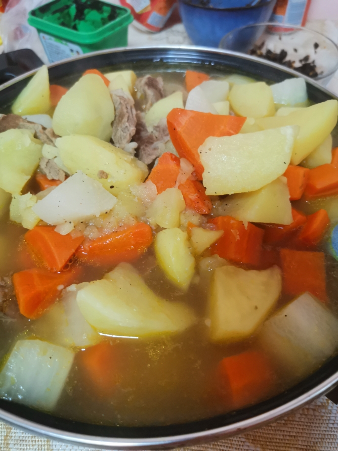 无油家庭版牛肉锅，减脂也可以吃哦！肉嫩汤鲜的做法