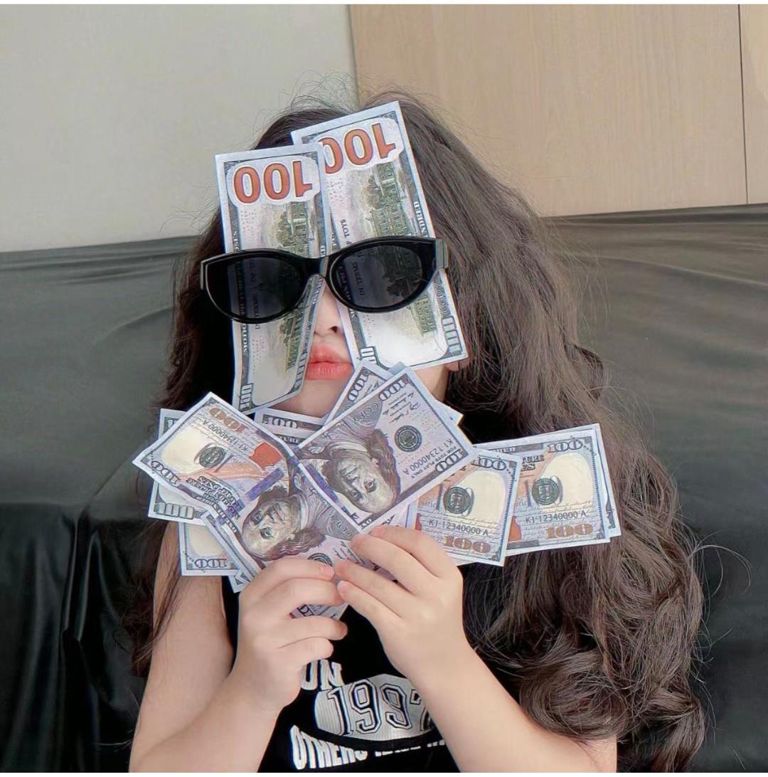 月亮不睡我得睡