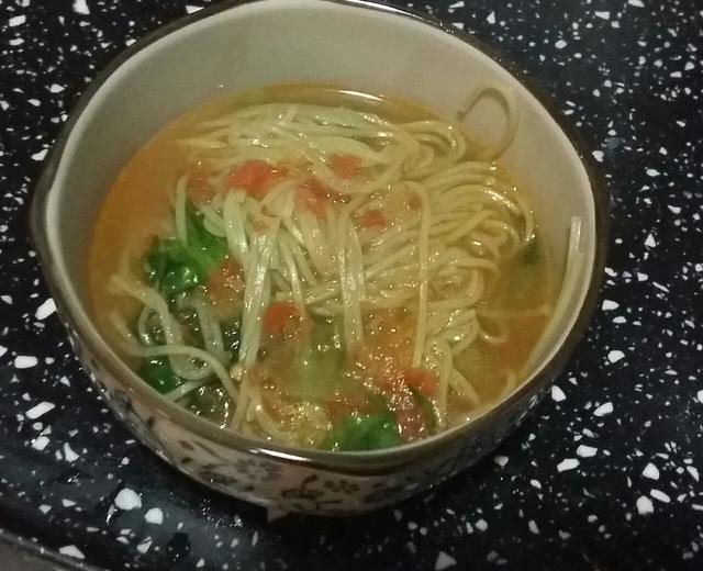 【儿童便秘食疗】宝宝润肠排毒营养西红柿菠菜面的做法