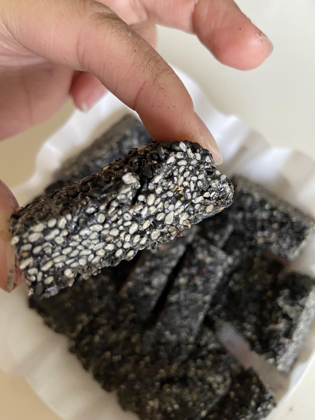 好吃又营养的黑芝麻糖的做法