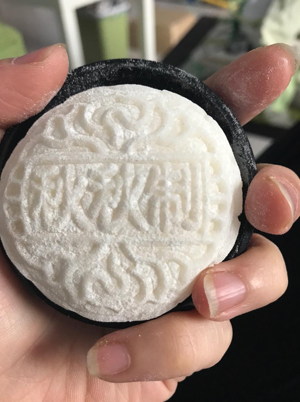 芒果芝士冰皮月饼