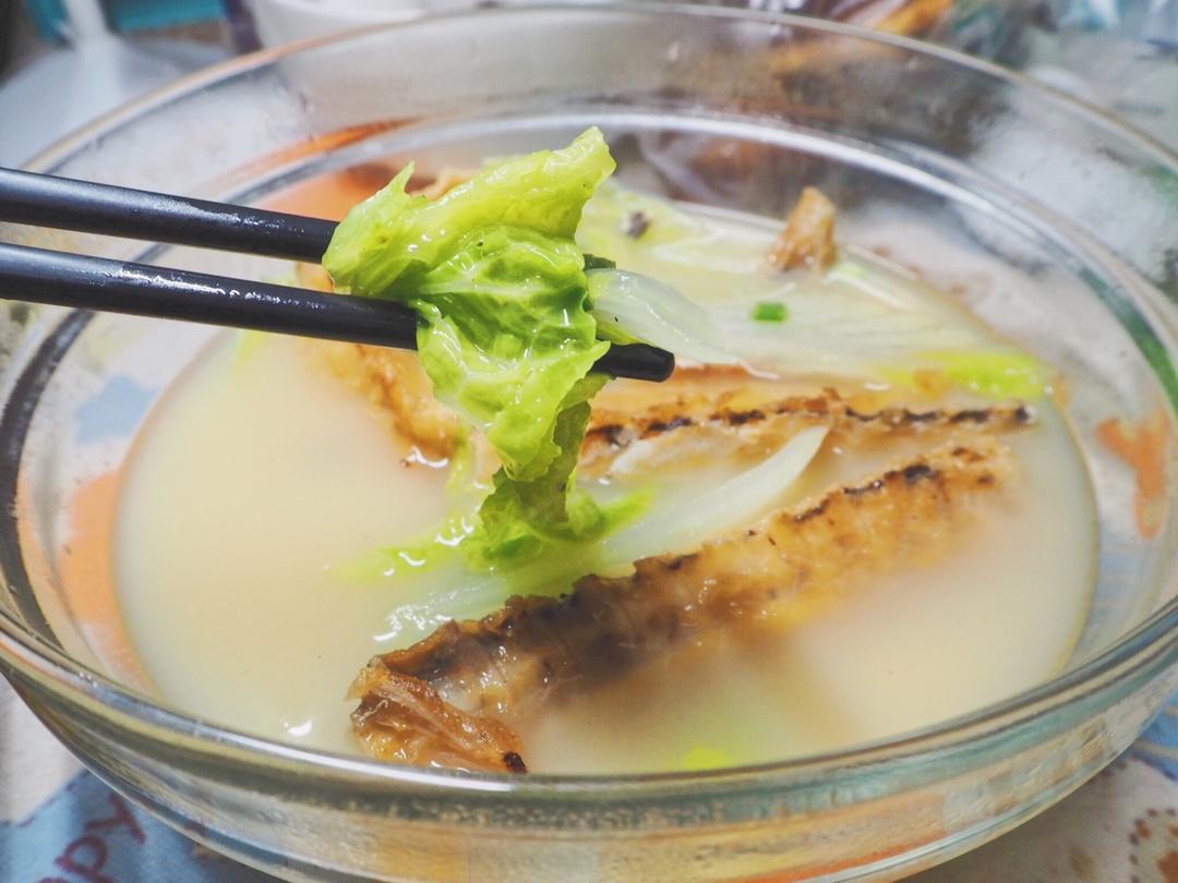 鳕鱼骨熬白菜的做法
