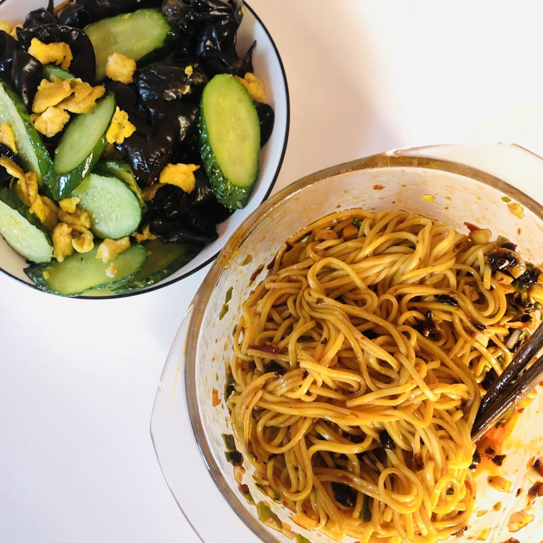 「拌面」一口气吃一盆，停不下来