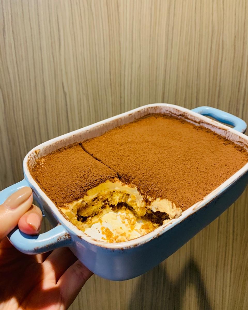 极简的传统提拉米苏