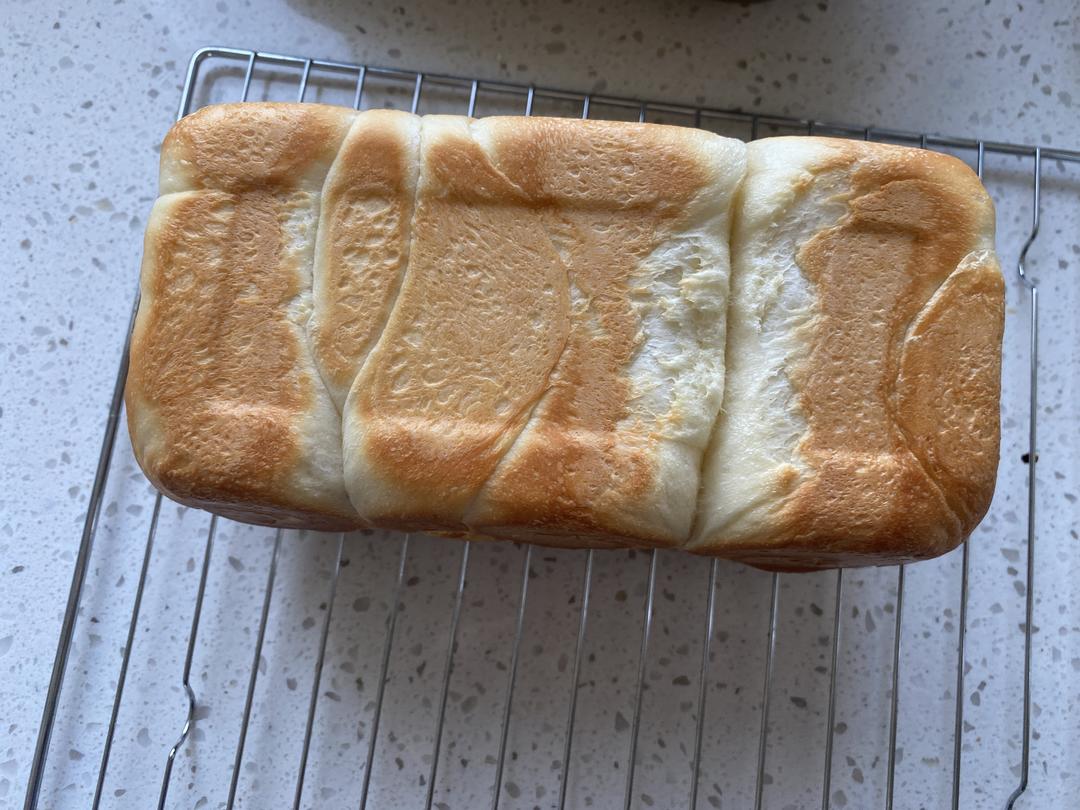 家庭版吐司面包（手揉出筋膜）简单易上手