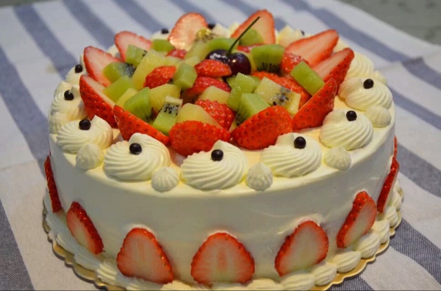 鲜奶油草莓蛋糕