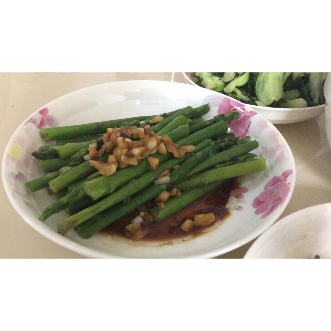 白灼芦笋