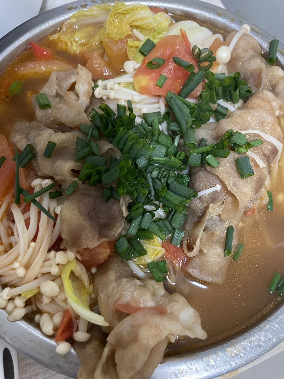 金针菇番茄肥牛卷