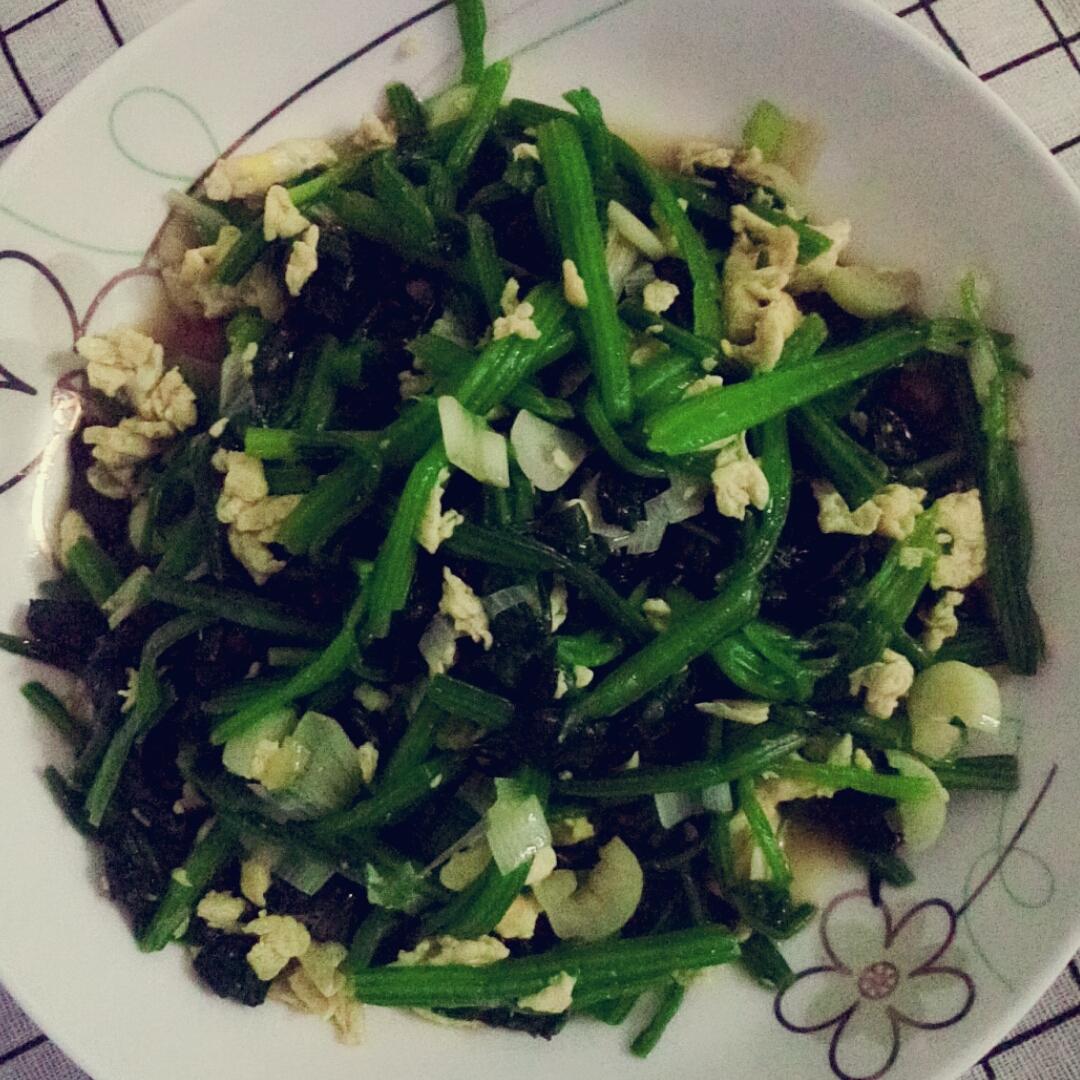 菠菜炒鸡蛋