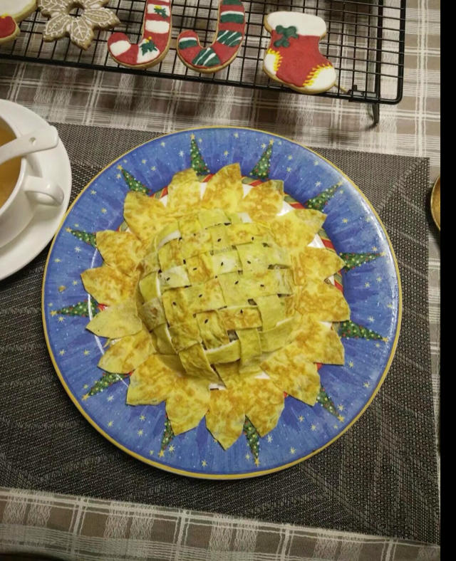 向日葵鲜虾蛋包饭
