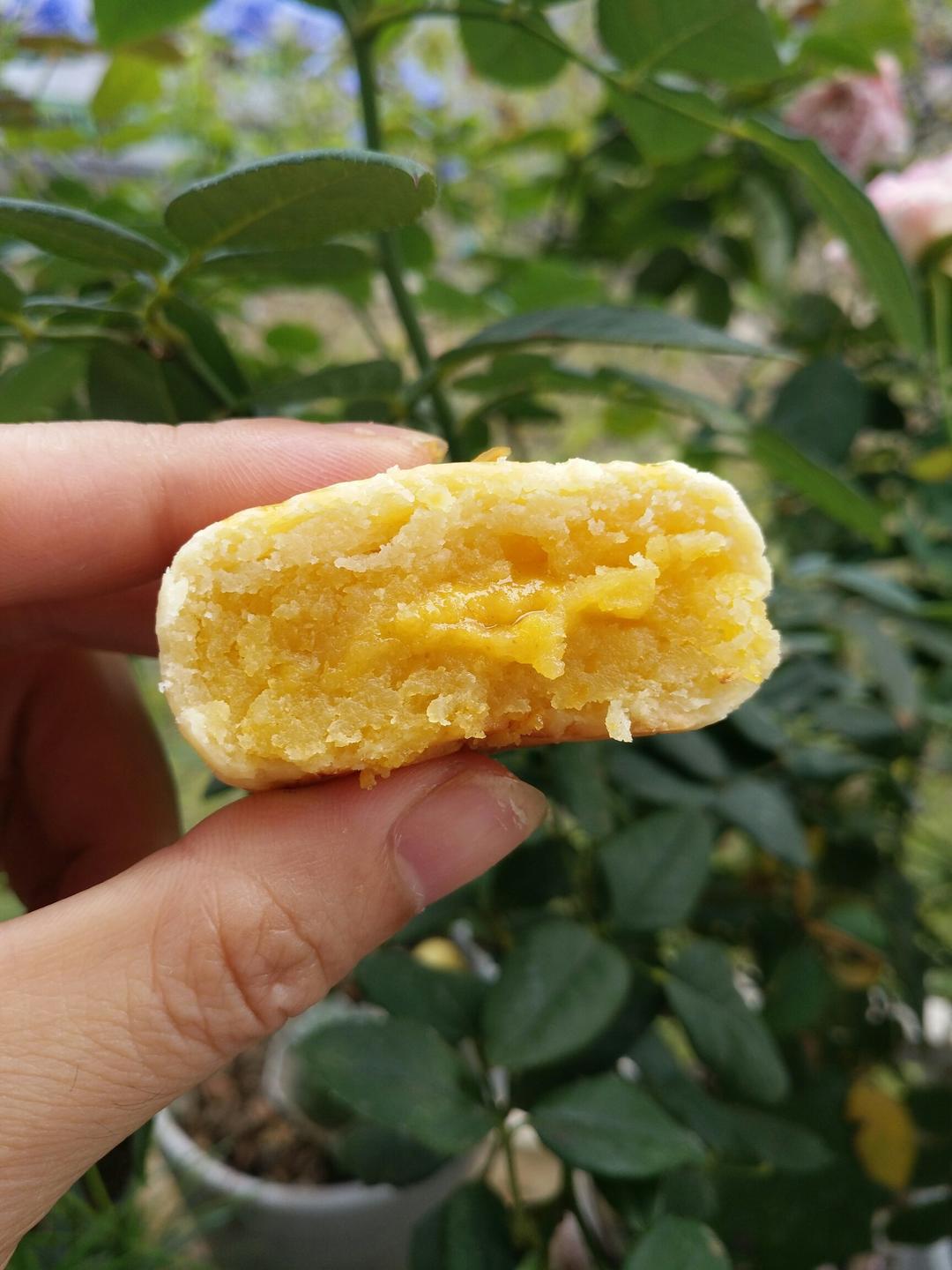 超详细图解版--流心奶黄月饼