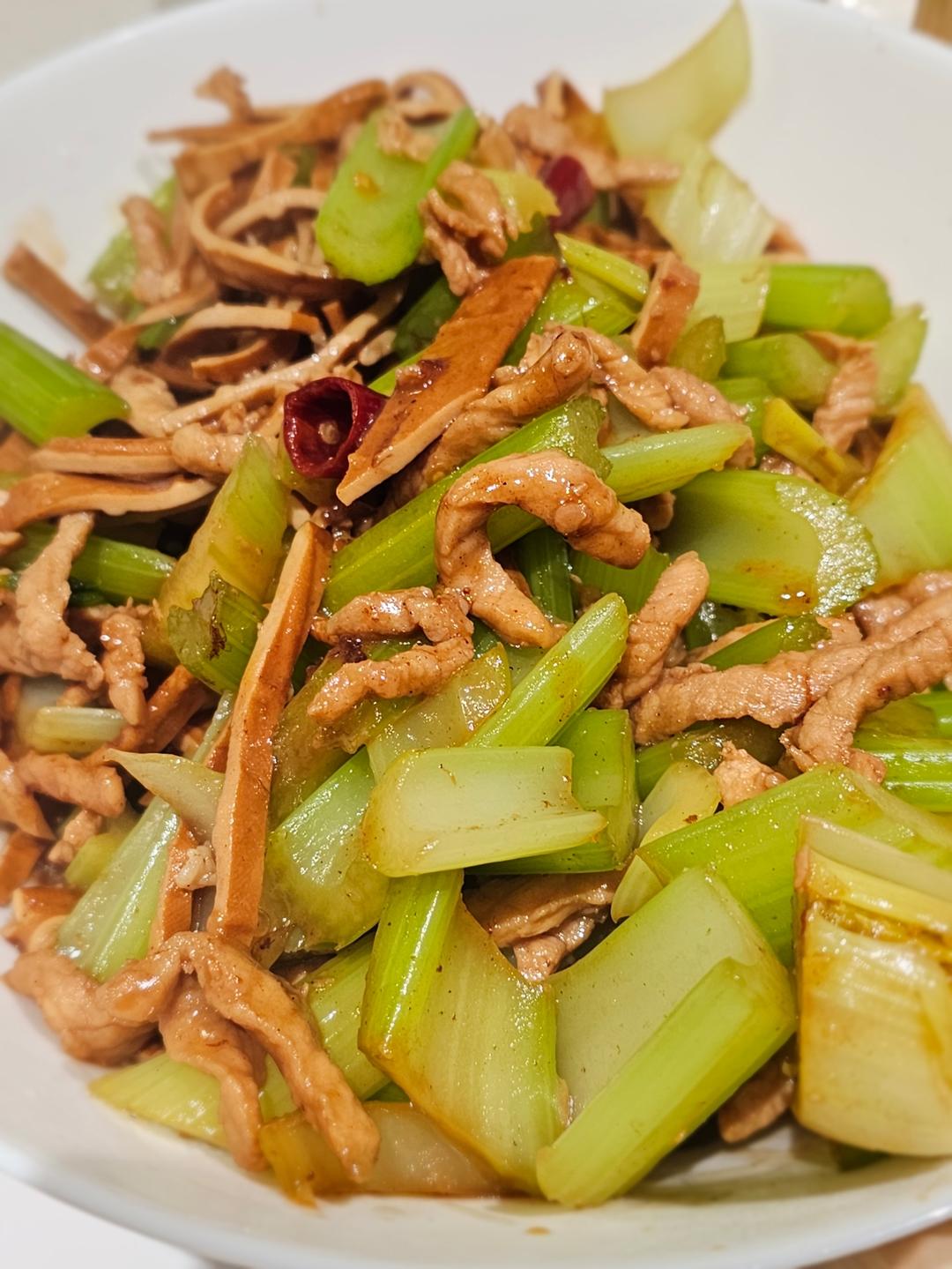 芹菜豆干炒肉丝