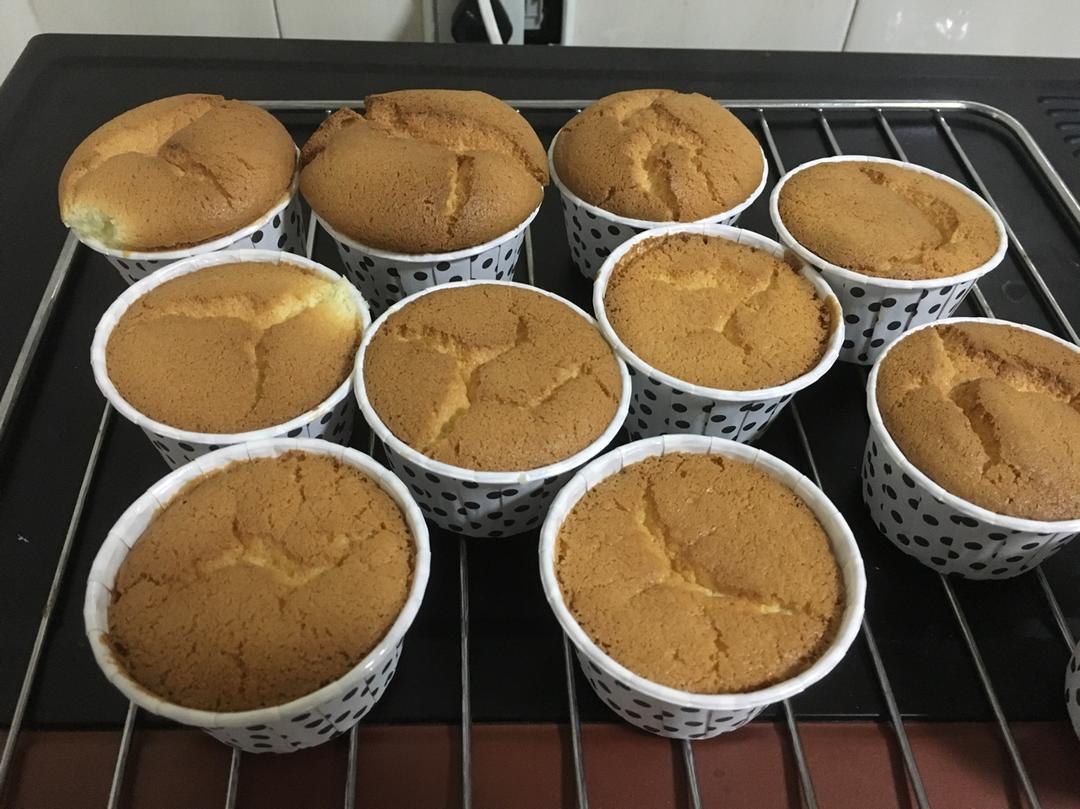 奶油戚风杯子蛋糕
