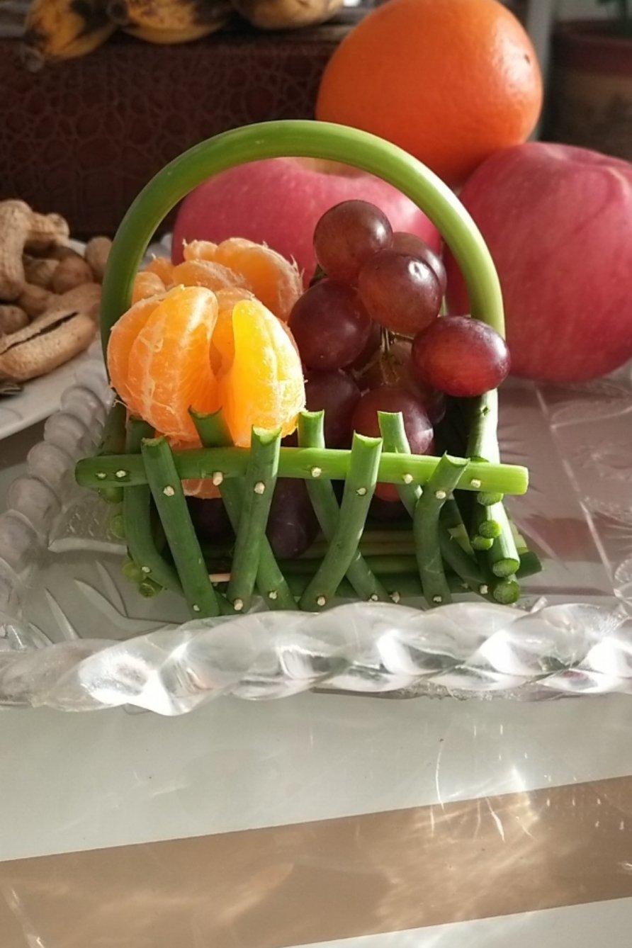 风清云淡-196做的蔬菜盘饰拼盘摆盘(蒜苔小花篮)