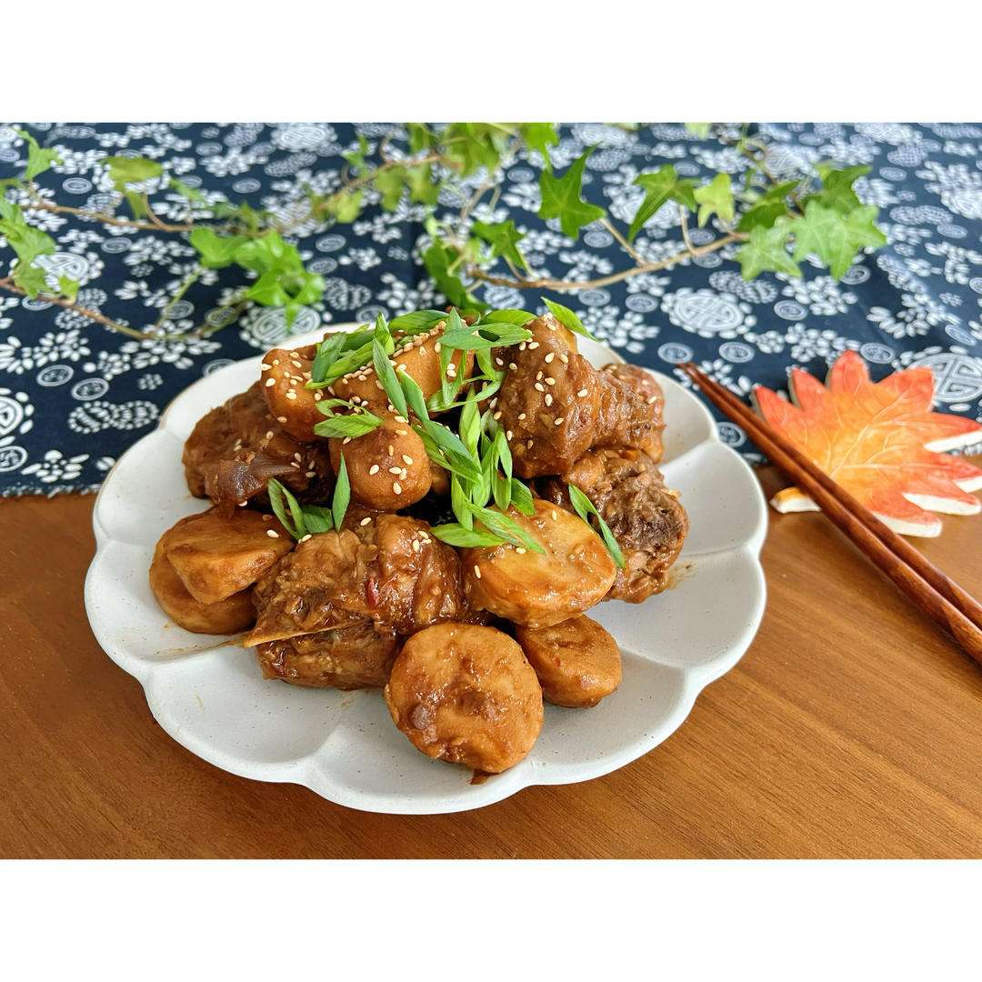 厨师长教你：“芋儿烧鸡”的做法，芋头香糯软烂，鸡肉细嫩脱骨