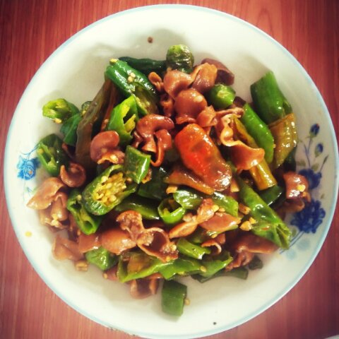 好吃到爆火爆肥肠