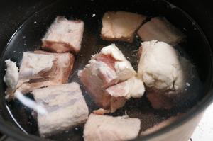 韩式辣白菜牛尾汤的做法 步骤1