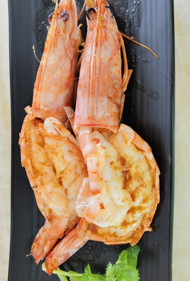 铁锅锁鲜半焗超大斑节虾的做法 步骤11
