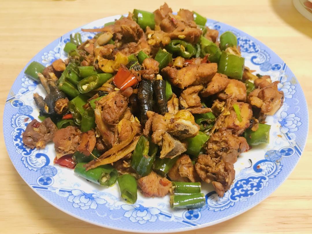 自贡鲜辣小煎鸡