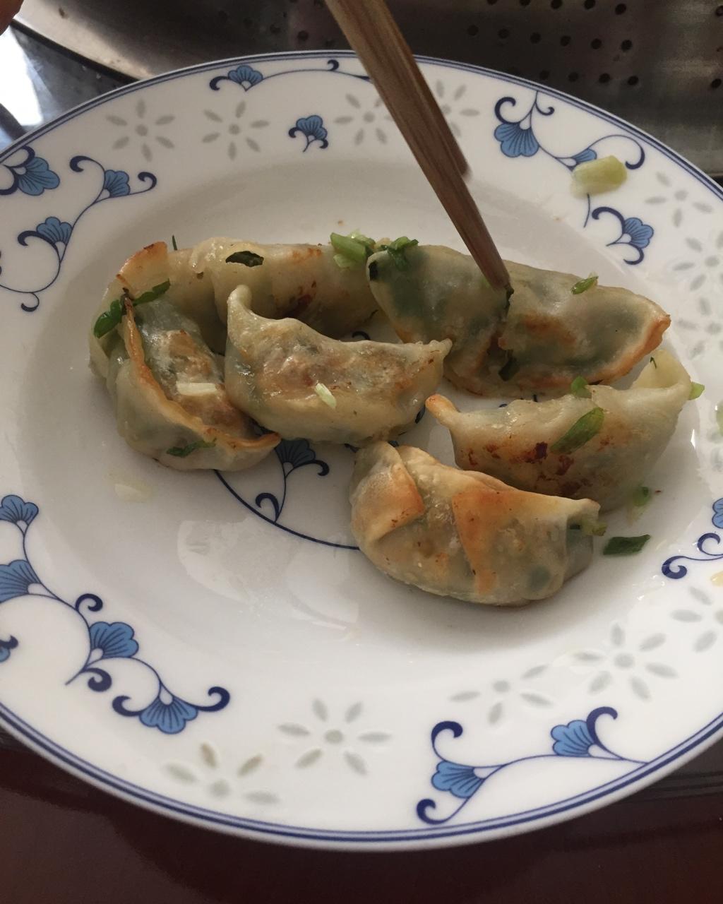 懒人版-电饭煲煎饺