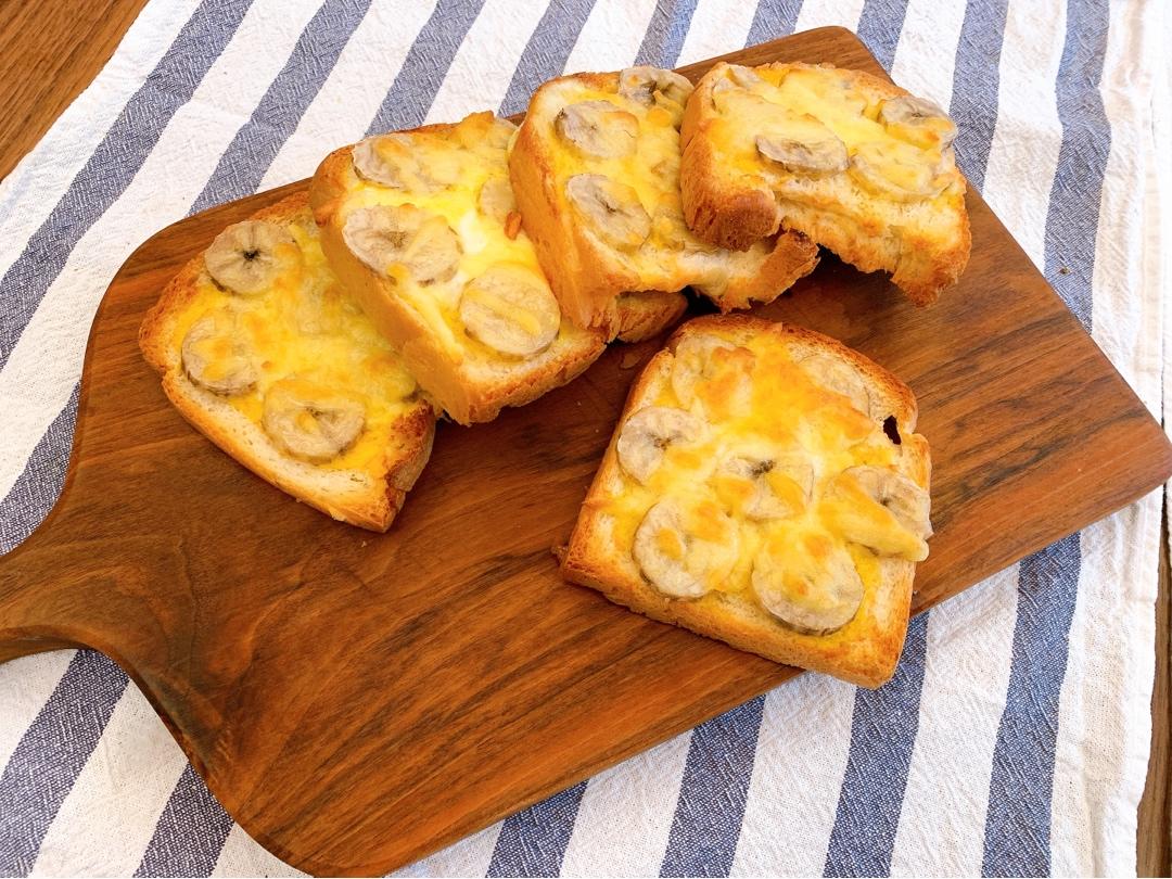 酥脆香甜的黄油香蕉烤吐司