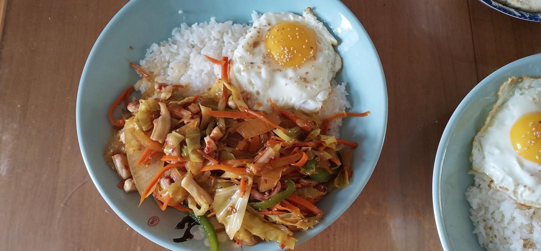 花样韩式鱿鱼拌饭
