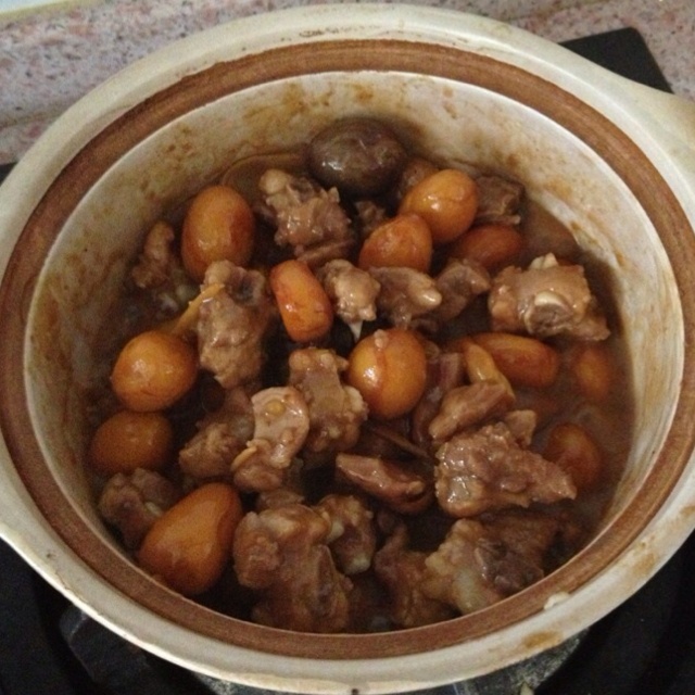 栗子排骨煲