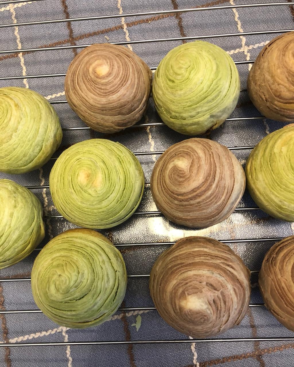 蛋黄酥~紫薯、抹茶、原味~花好月圆，中秋快乐~内附一次做六色蛋黄酥方法~