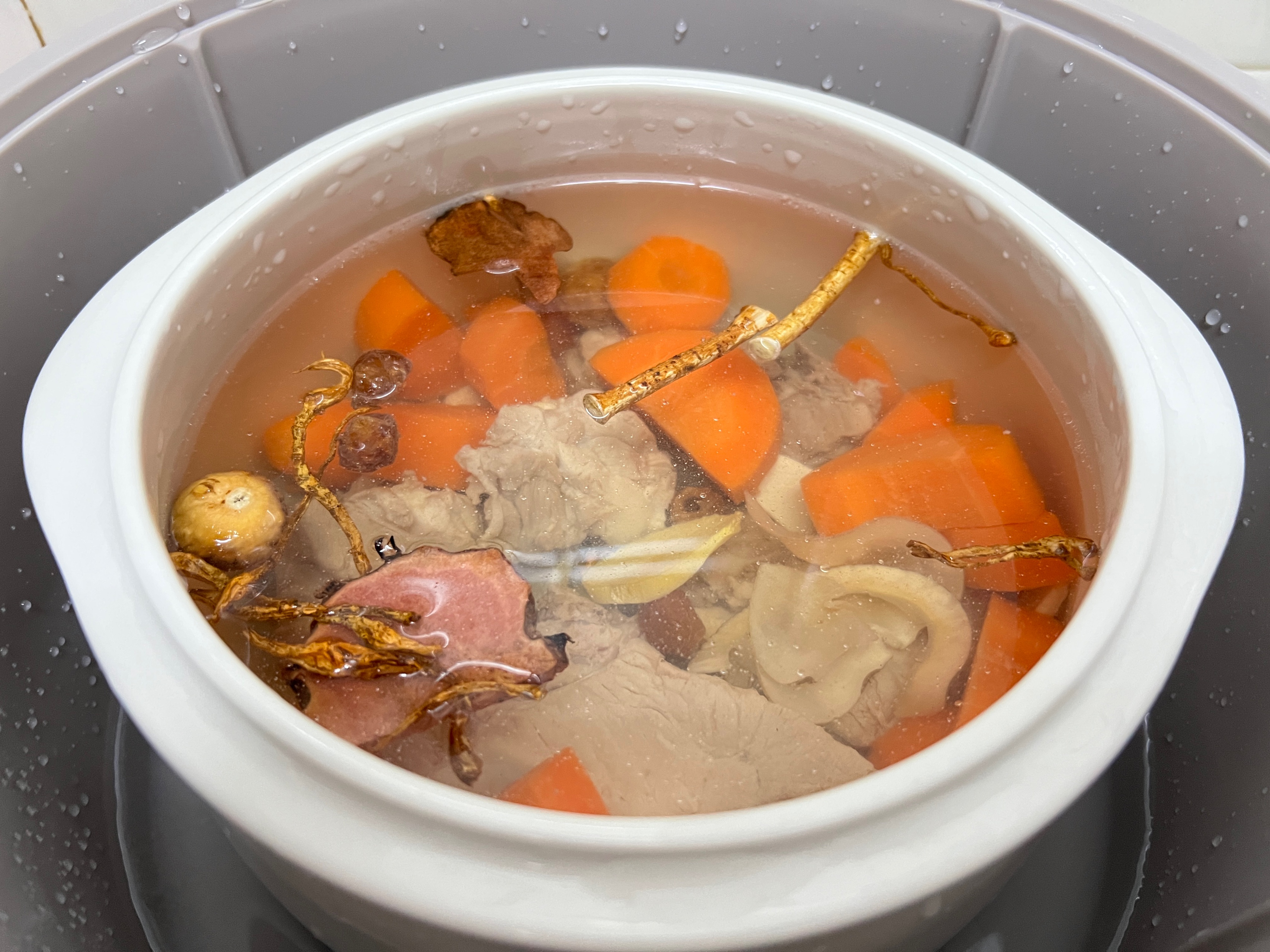 清炖猪骨汤的做法