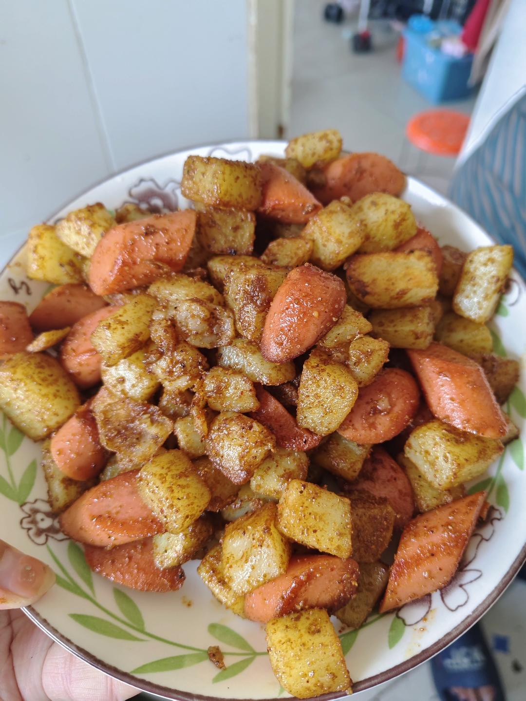 香辣孜然土豆火腿肠～秒杀烧烤店！！