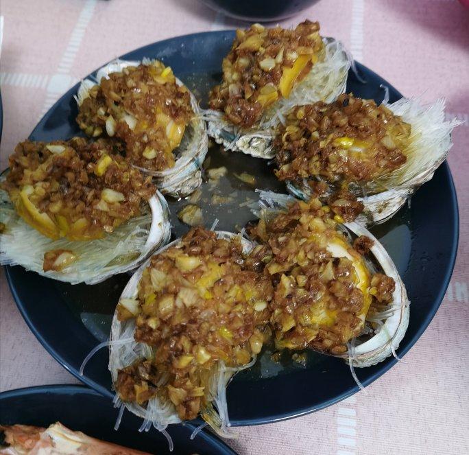 蒜蓉粉丝蒸鲍鱼