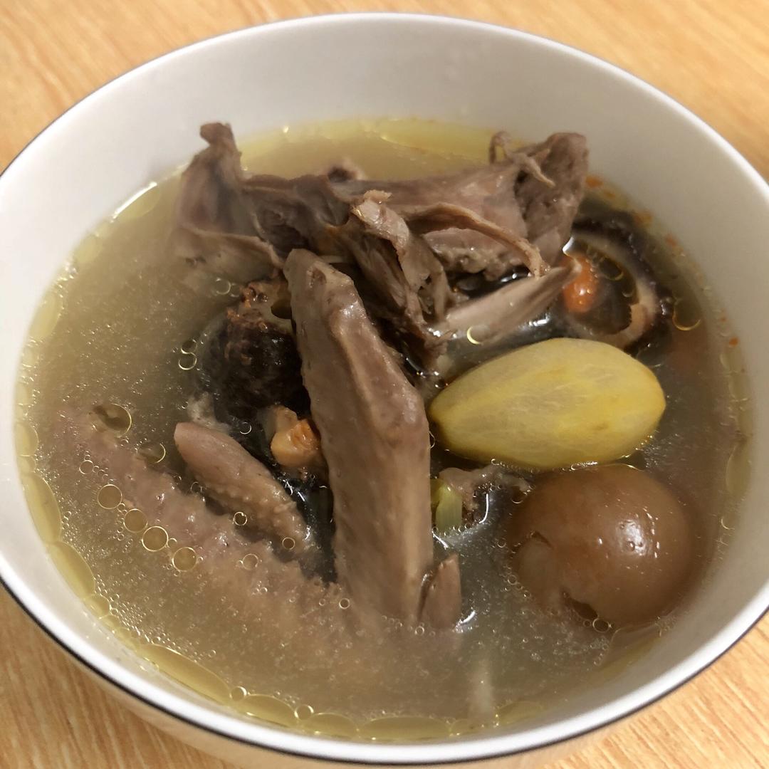 青橄榄海参炖乳鸽的做法