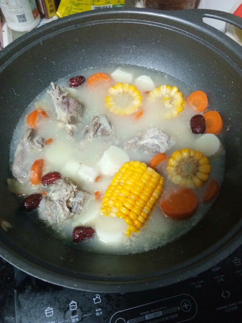 排骨玉米汤