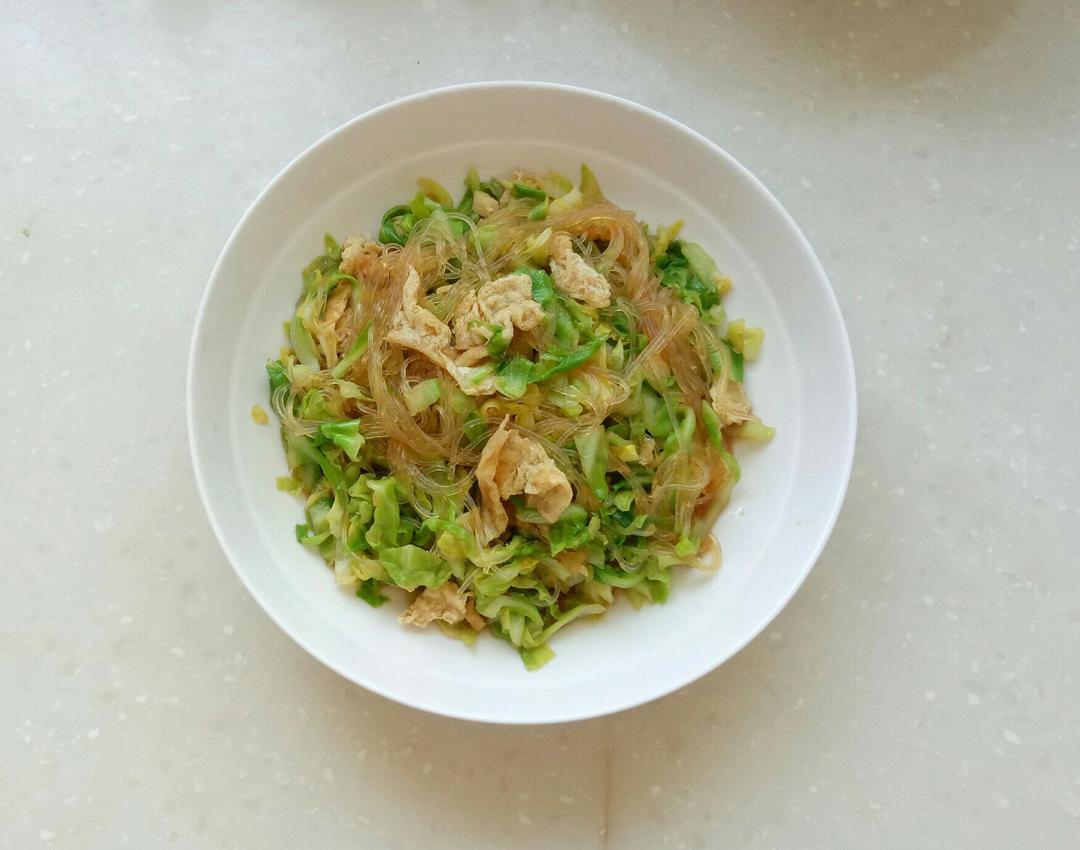 包菜粉丝炒鸡蛋