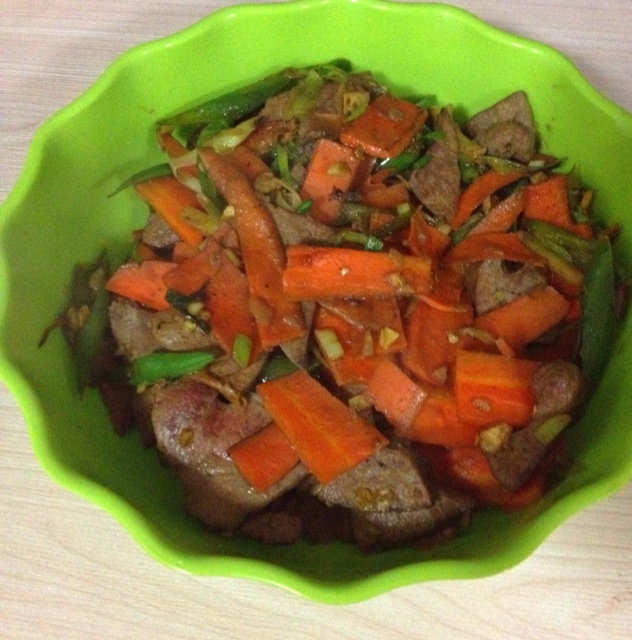 学做菜love做的胡萝卜炒猪肝