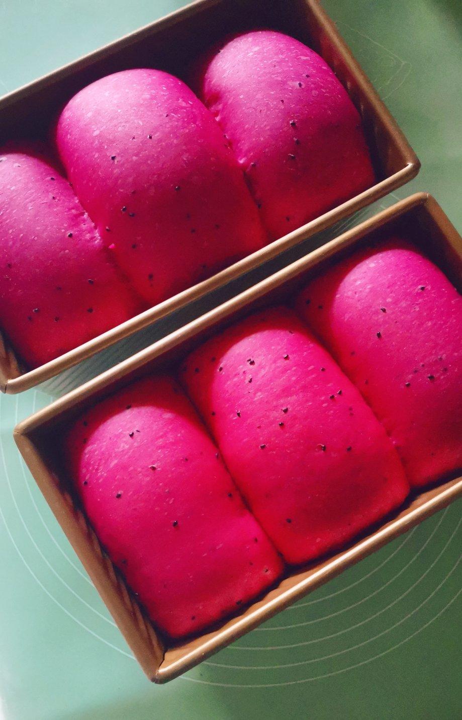 绵软火龙果吐司