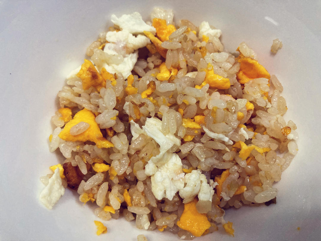 厨师长教你：“酱油炒饭”的家常做法，里面满满的小技巧，很受用