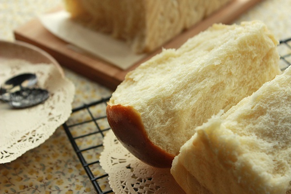 面包面包，撸起来的封面