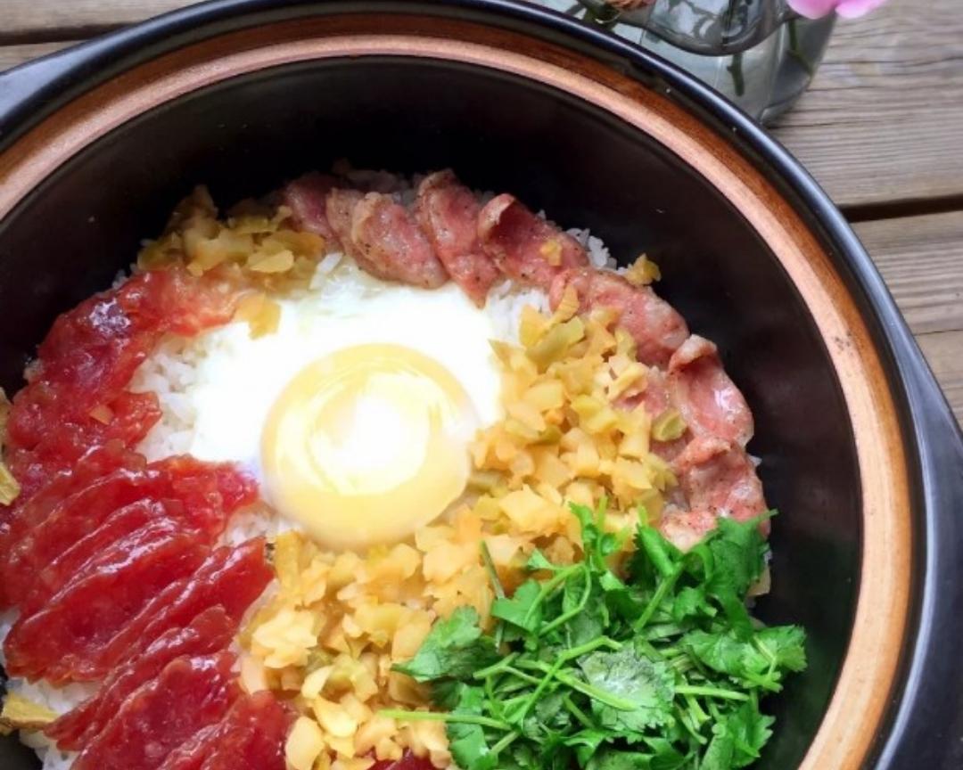 砂锅腊味煲仔饭的做法