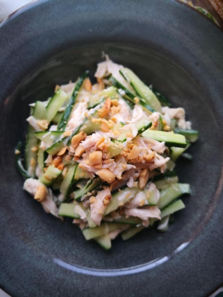 黄瓜鸡肉色拉的做法