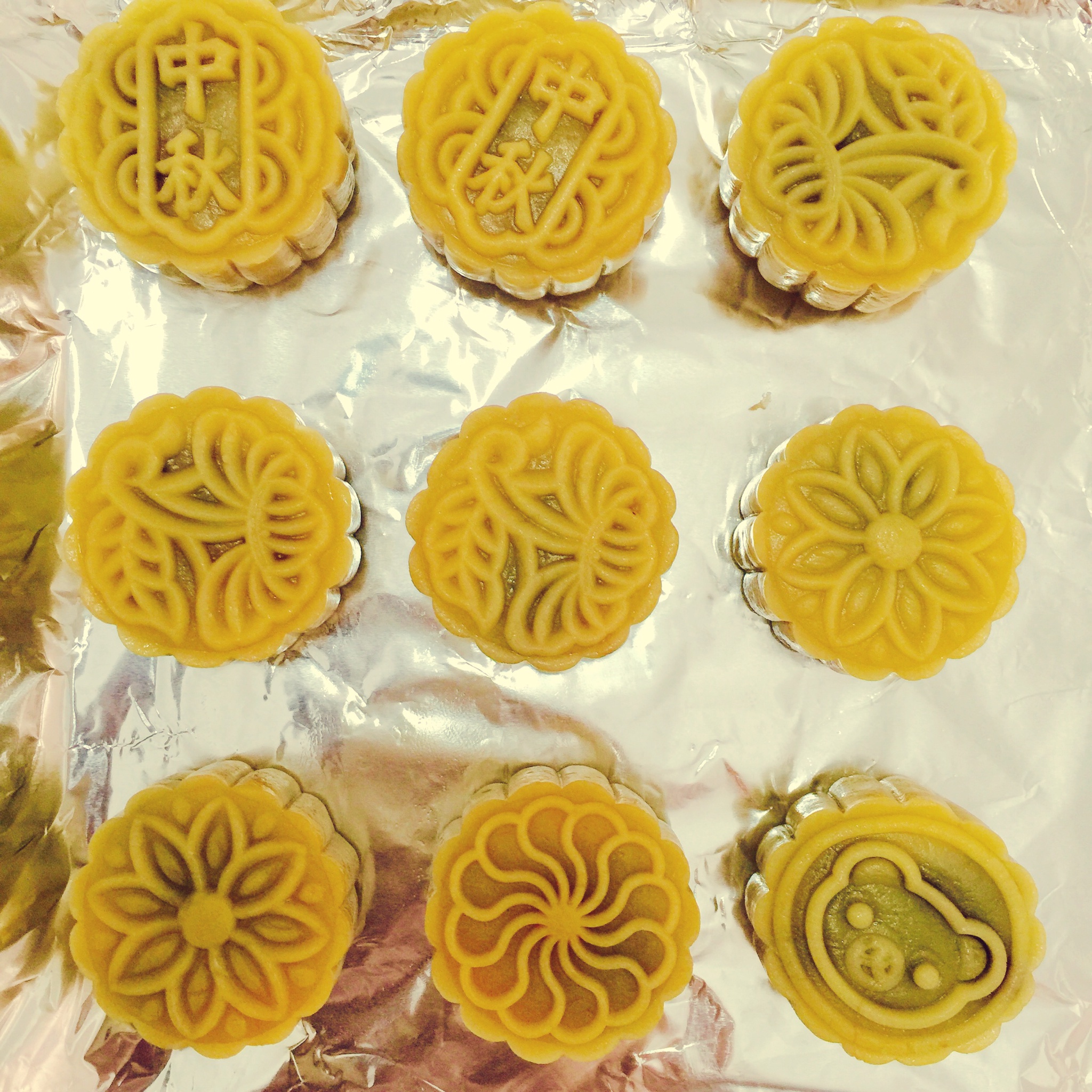 广式月饼－－蛋黄豆沙月饼