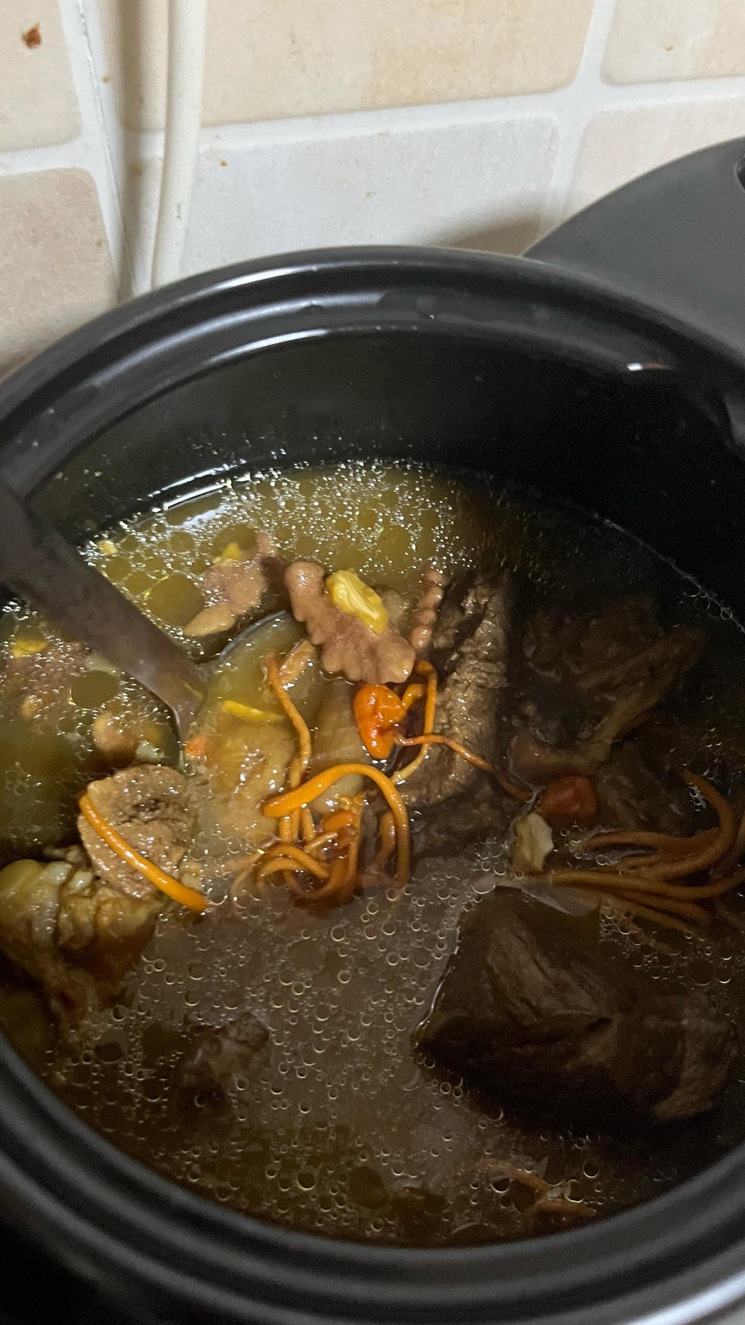 虫草花骨头汤