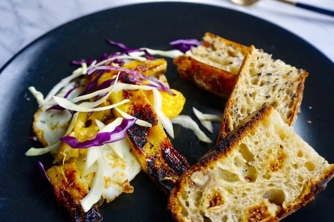 凿壁偷光吃早餐