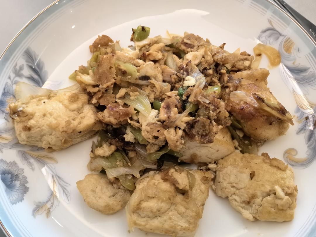 做法简单用料少，超级下饭的葱烧豆腐