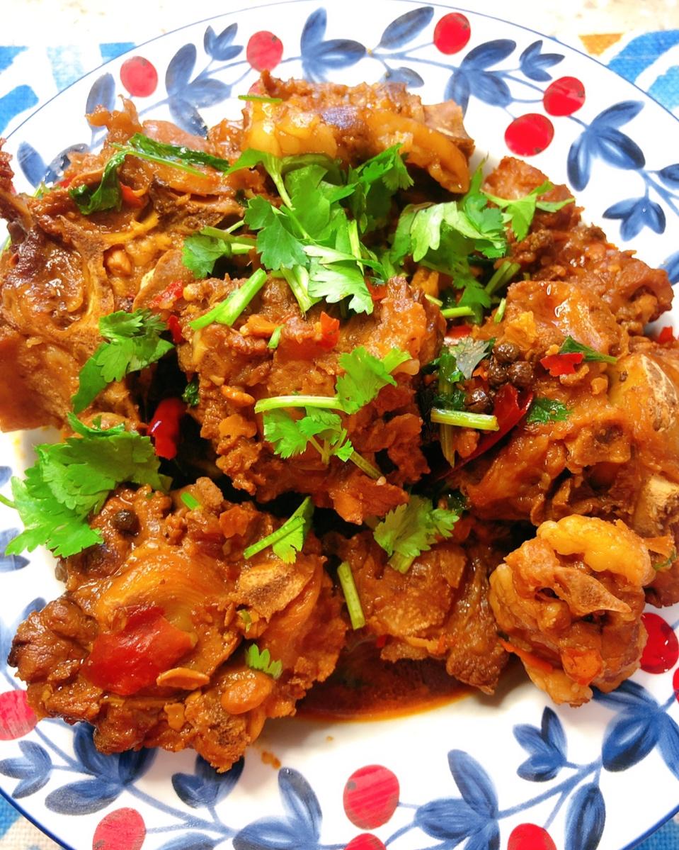 堂妈教你做红汤羊蝎子火锅