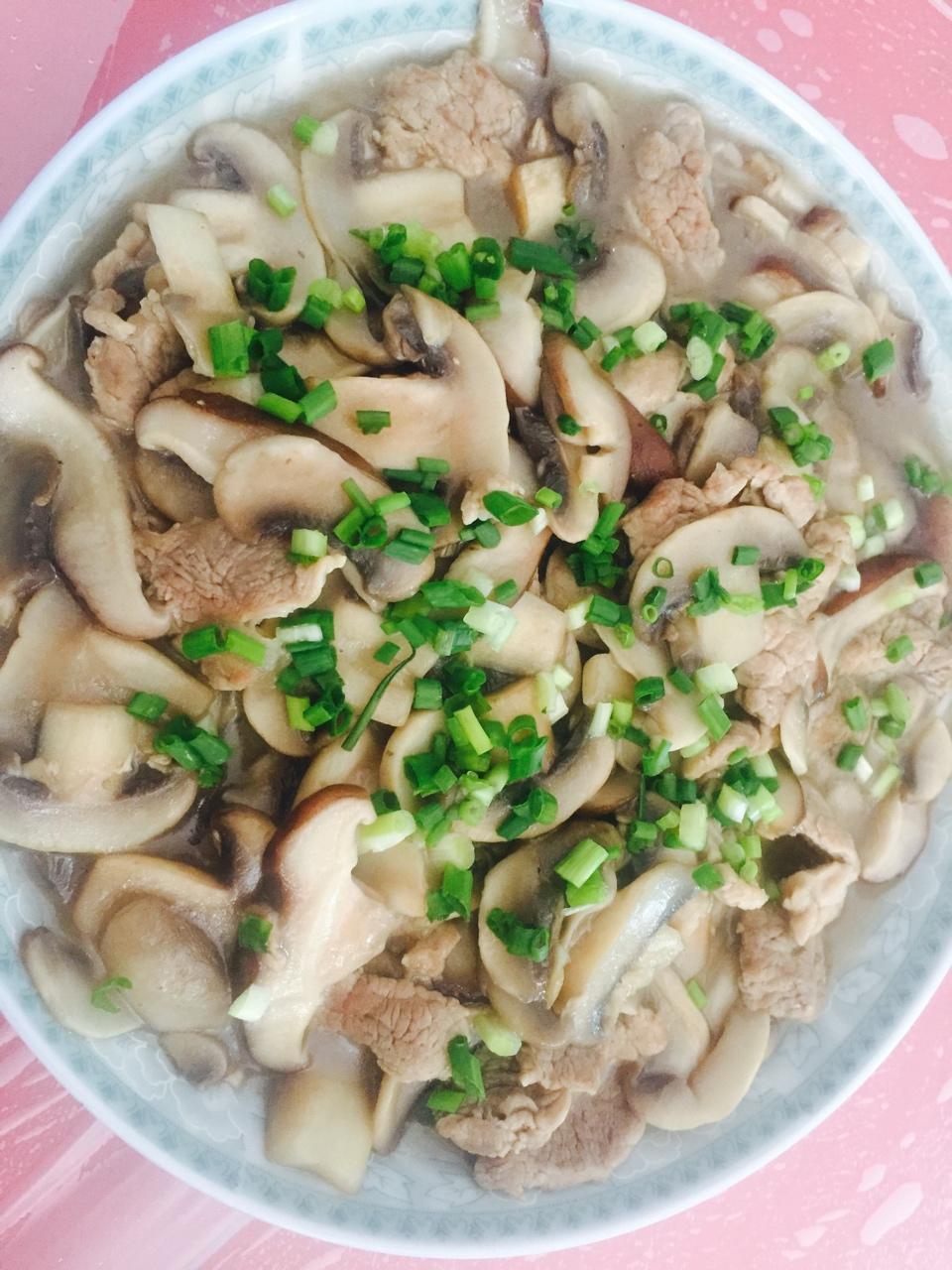 蘑菇炒肉片