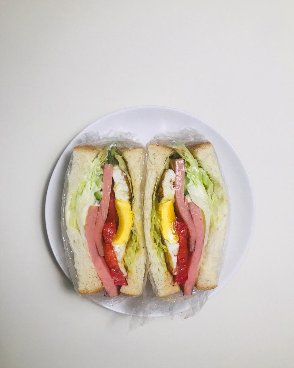 如何做超厚的沼三明治~详细tip！牛油果鸡蛋午餐肉三明治~