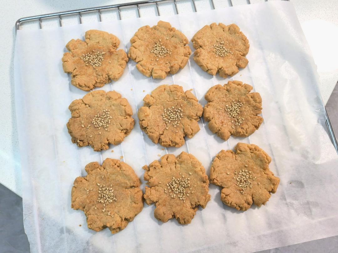 轻轻一按就碎掉的原味桃酥（不输猪油版）