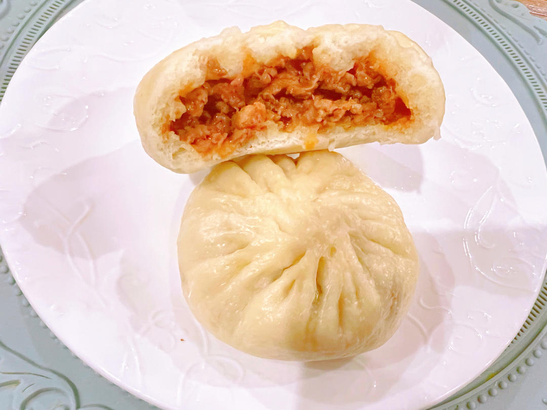 鲜嫩多汁的肉包子